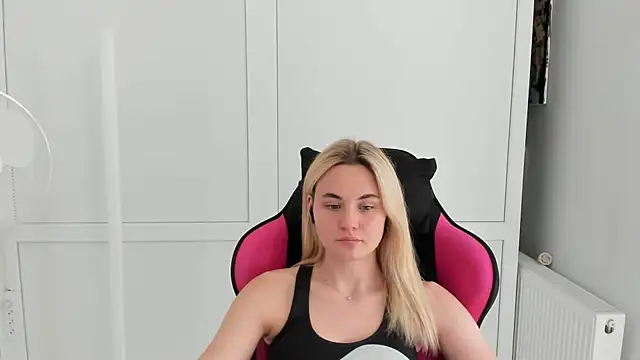 Emma starrs  online show from 07.06.26