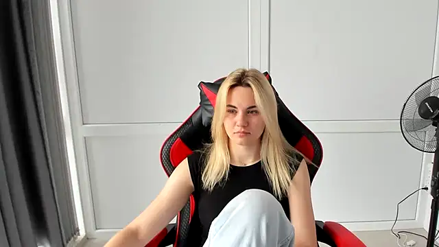 Emma starrs  online show from 07.08.26