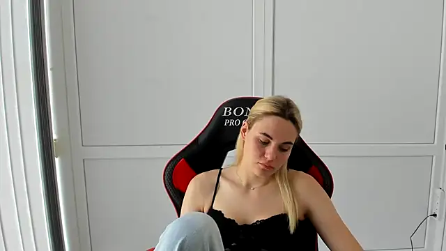Emma starrs  online show from 07.10.26