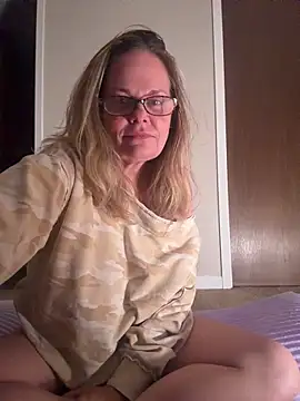 christinamoon0612 online show from 05.19.26