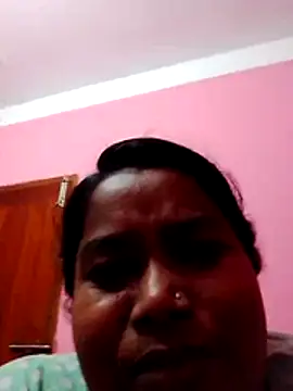 Mona Vabi online show from 07.26.26