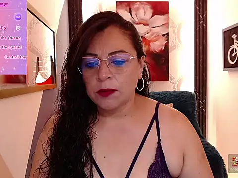 Snapshot of kamy_loort chatting on 05.22.26 kamy loort online show from 05.22.26