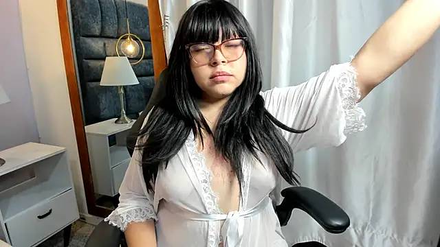 Snapshot of katewinsley chatting on 06.01.26 katewinsley online show from 06.01.26