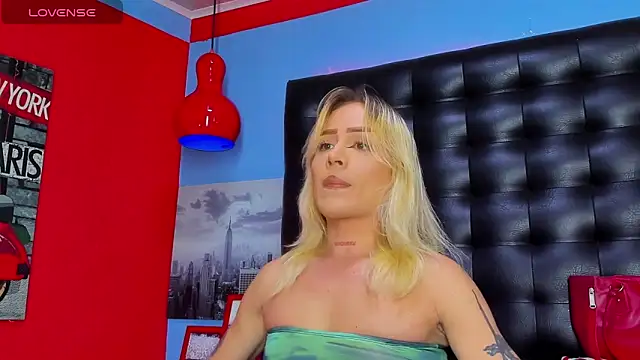 Snapshot of Domina_Diosaa chatting on 05.14.26 Domina Diosaa online show from 05.14.26