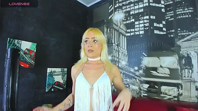 Snapshot of Domina_Diosaa chatting on 06.12.26 Domina Diosaa online show from 06.12.26
