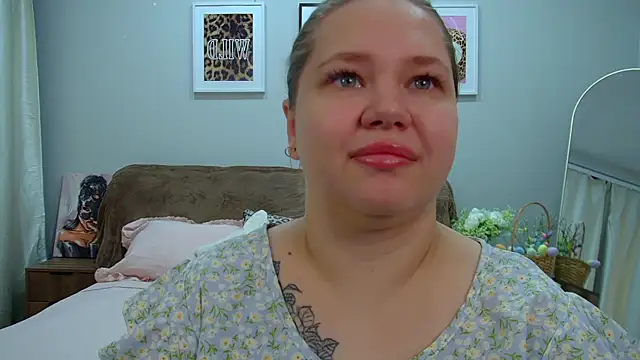 Snapshot of DianaKristol chatting on 05.19.26 DianaKristol online show from 05.19.26