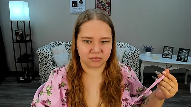 Snapshot of DianaKristol chatting on 05.30.26 DianaKristol online show from 05.30.26
