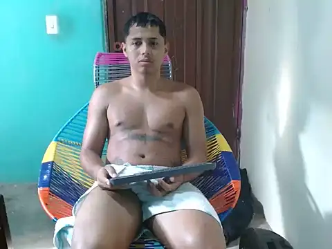 Snapshot of Lil_condor_baby chatting on 07.15.26 Lil condor baby online show from 07.15.26