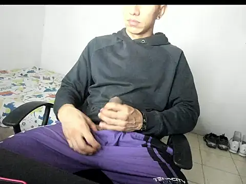 Snapshot of aquiles04 chatting on 06.20.26 aquiles04 online show from 06.20.26
