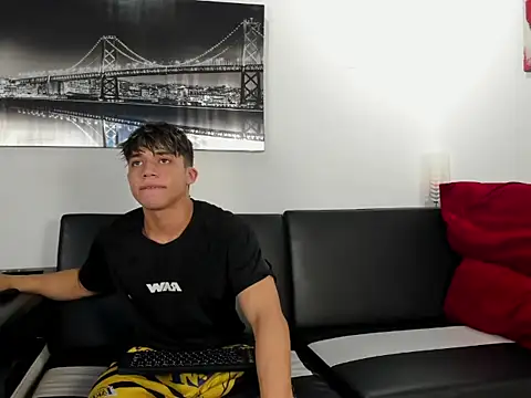 Snapshot of rocco_gym chatting on 06.05.26 rocco gym online show from 06.05.26