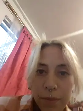 Snapshot of sofigirlgold chatting on 05.16.26 sofigirlgold online show from 05.16.26