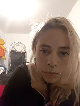Snapshot of sofigirlgold chatting on 05.25.26 sofigirlgold online show from 05.25.26