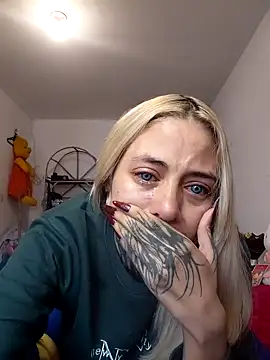 Snapshot of sofigirlgold chatting on 05.30.26 sofigirlgold online show from 05.30.26
