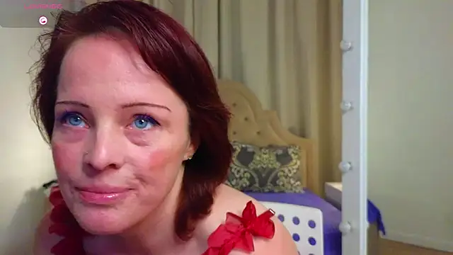 Snapshot of MommyMelodie chatting on 06.16.26 MommyMelodie online show from 06.16.26