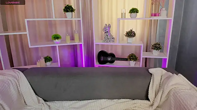 AlexaaBee online show from 05.19.26