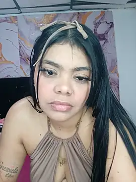Snapshot of luxuryluna chatting on 06.25.26 luxuryluna online show from 06.25.26