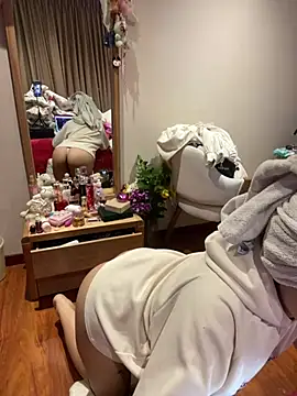 Emilyrosett  online show from 05.27.26