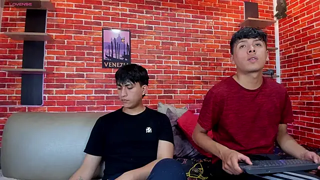 Snapshot of Hoot_boyss_ chatting on 07.15.26 Hoot boyss online show from 07.15.26