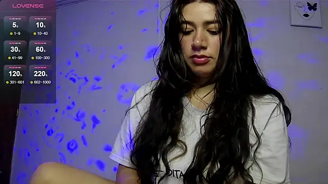 Snapshot of alythia chatting on 06.26.26 alythia online show from 06.26.26