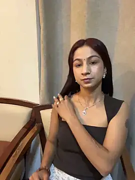Snapshot of Juliywant chatting on 05.19.26 Juliywant online show from 05.19.26