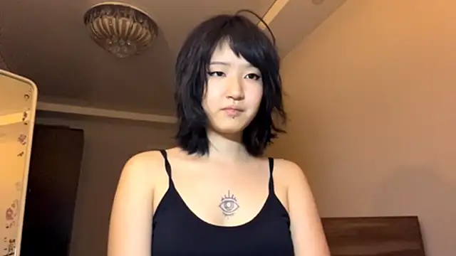Snapshot of neonami chatting on 06.16.26 neonami online show from 06.16.26