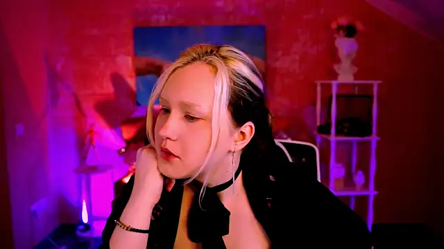 Snapshot of ViolettWoods chatting on 06.24.26 ViolettWoods online show from 06.24.26