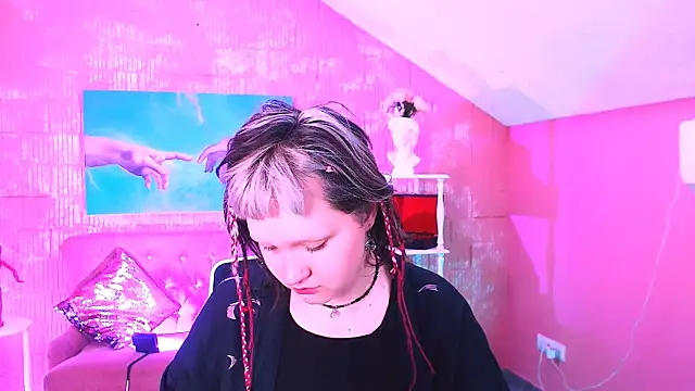 Snapshot of ViolettWoods chatting on 07.19.26 ViolettWoods online show from 07.19.26