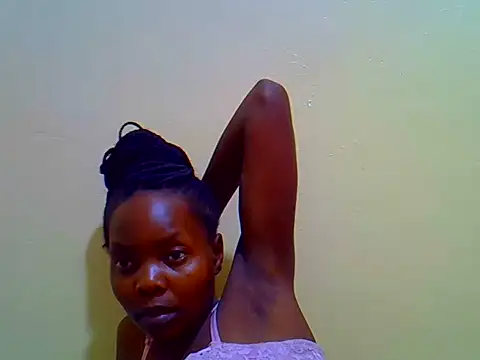 Maqueilah  online show from 06.24.26