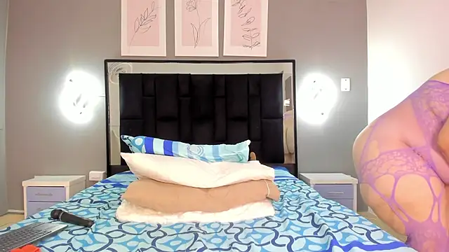 zoe curvyy online show from 06.25.26