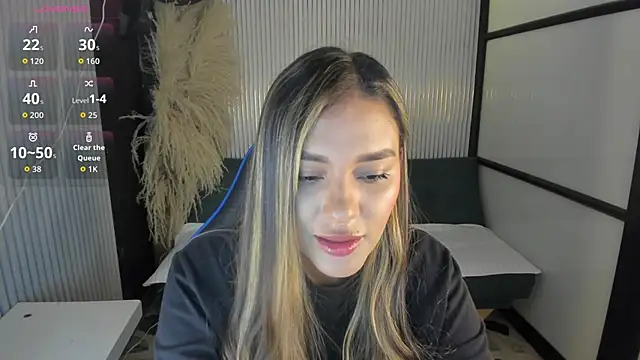 Snapshot of SophieWatson_ chatting on 06.18.26 SophieWatson online show from 06.18.26