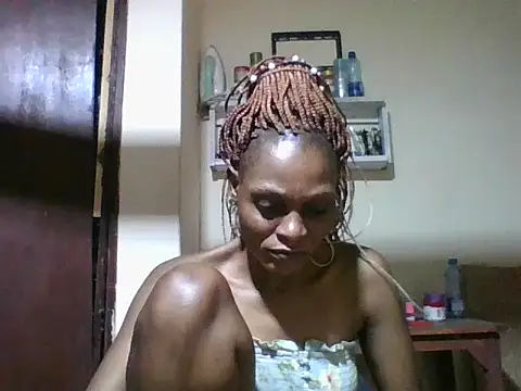 Snapshot of Ebonyqueen4 chatting on 05.21.26 Ebonyqueen4 online show from 05.21.26