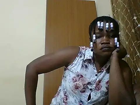 Snapshot of Beauty0001 chatting on 07.20.26 Beauty0001 online show from 07.20.26