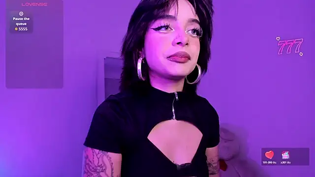 Snapshot of gothv chatting on 06.18.26 gothv online show from 06.18.26