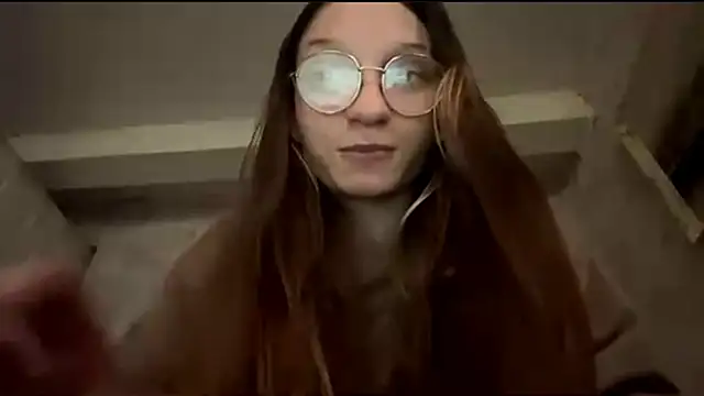 Snapshot of SparkleJebb chatting on 06.17.26 SparkleJebb online show from 06.17.26