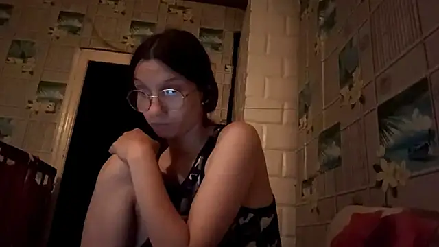 Snapshot of SparkleJebb chatting on 06.29.26 SparkleJebb online show from 06.29.26