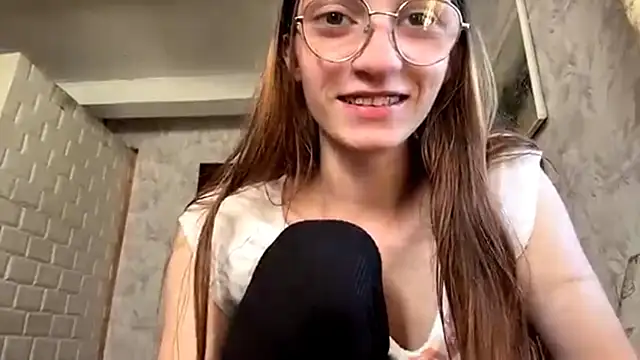 Snapshot of SparkleJebb chatting on 07.16.26 SparkleJebb online show from 07.16.26