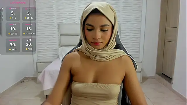 Snapshot of Layla_irfan chatting on 06.19.26 Layla irfan online show from 06.19.26