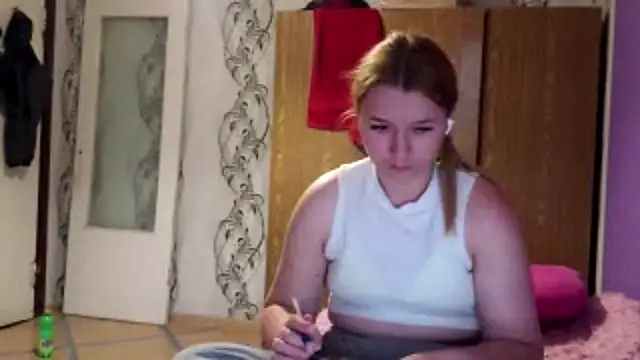 RaeannRoewe online show from 05.28.26