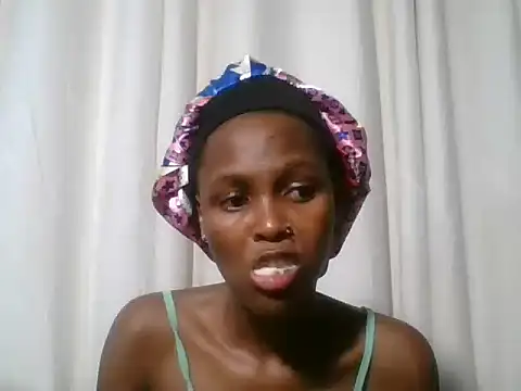 Snapshot of Sleek_petite chatting on 06.19.26 Sleek petite online show from 06.19.26
