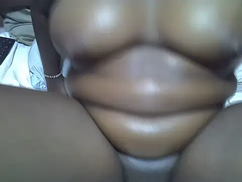 Snapshot of Horny-quen chatting on 07.15.26 Horny-quen online show from 07.15.26