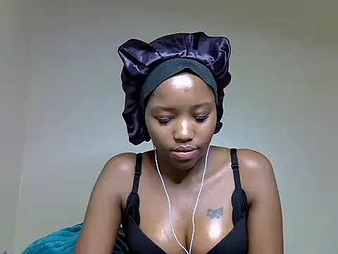Snapshot of Pretty_kitty48 chatting on 07.15.26 Pretty kitty48 online show from 07.15.26