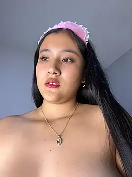 amara huxly online show from 07.03.26