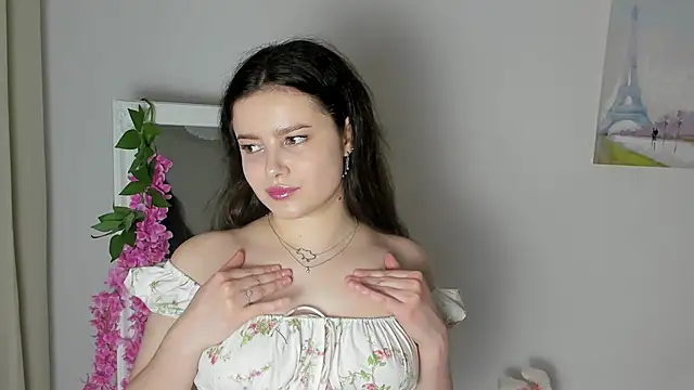 Snapshot of rizz_caprice_ chatting on 05.19.26 rizz caprice online show from 05.19.26