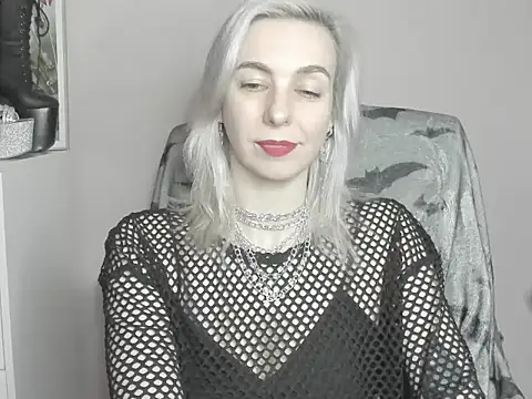 Snapshot of velvetanne chatting on 07.15.26 velvetanne online show from 07.15.26