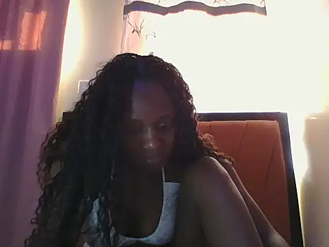 Snapshot of Ellaa_doll chatting on 07.13.26 Ellaa doll online show from 07.13.26