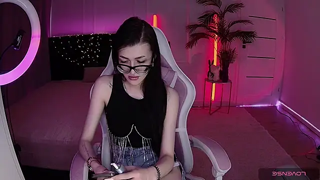 Snapshot of Ariella_Me chatting on 06.01.26 Ariella Me online show from 06.01.26