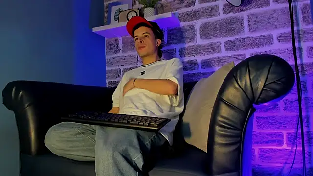 Snapshot of kevinn_bluee chatting on 06.01.26 kevinn bluee online show from 06.01.26