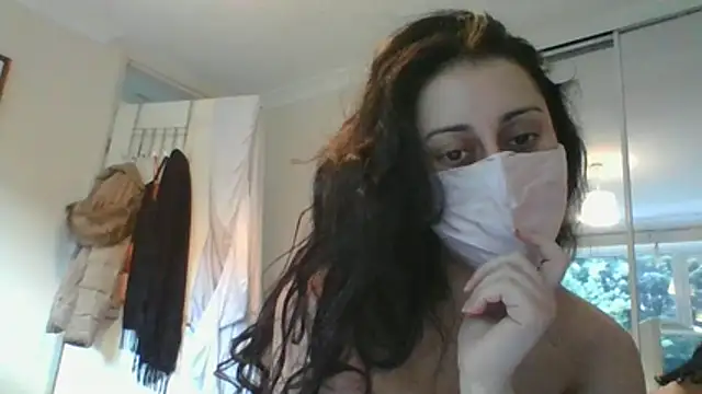 Snapshot of leila_salem chatting on 06.10.26 leila salem online show from 06.10.26