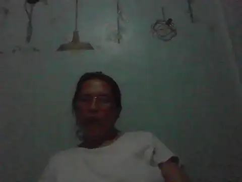 Snapshot of momshe2026 chatting on 06.21.26 momshe2026 online show from 06.21.26