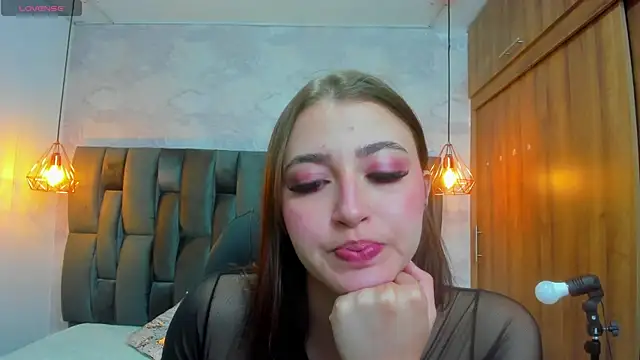 Snapshot of Miel_ferrer chatting on 05.31.26 Miel ferrer online show from 05.31.26